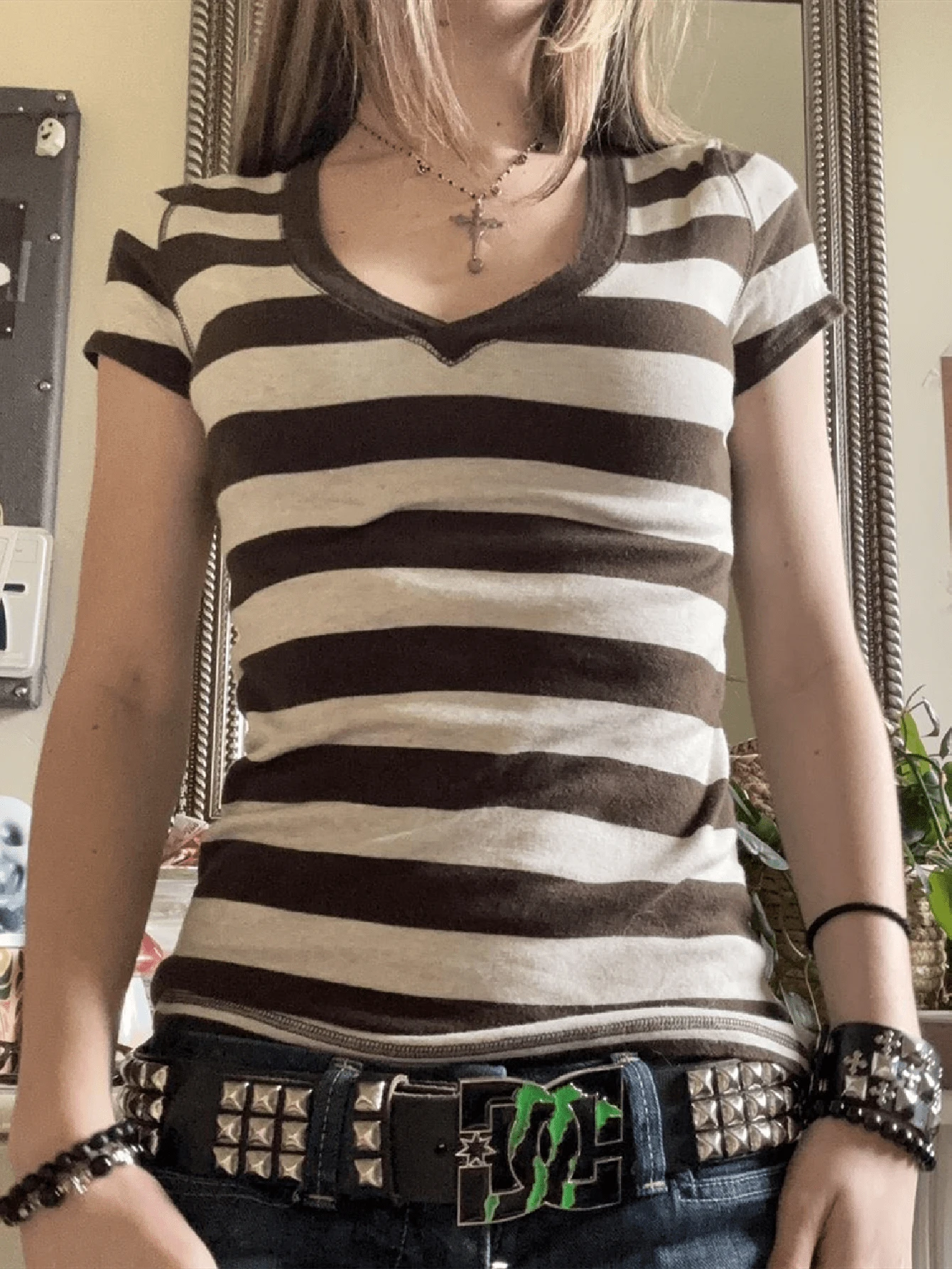 Women Y2k Grunge Shirt Goth Vintage Graphic Tee 2000s Aesthetics Short Sleeve Crewneck T-Shirt Summer Going Out Top - 咖啡棕 - 查看 1