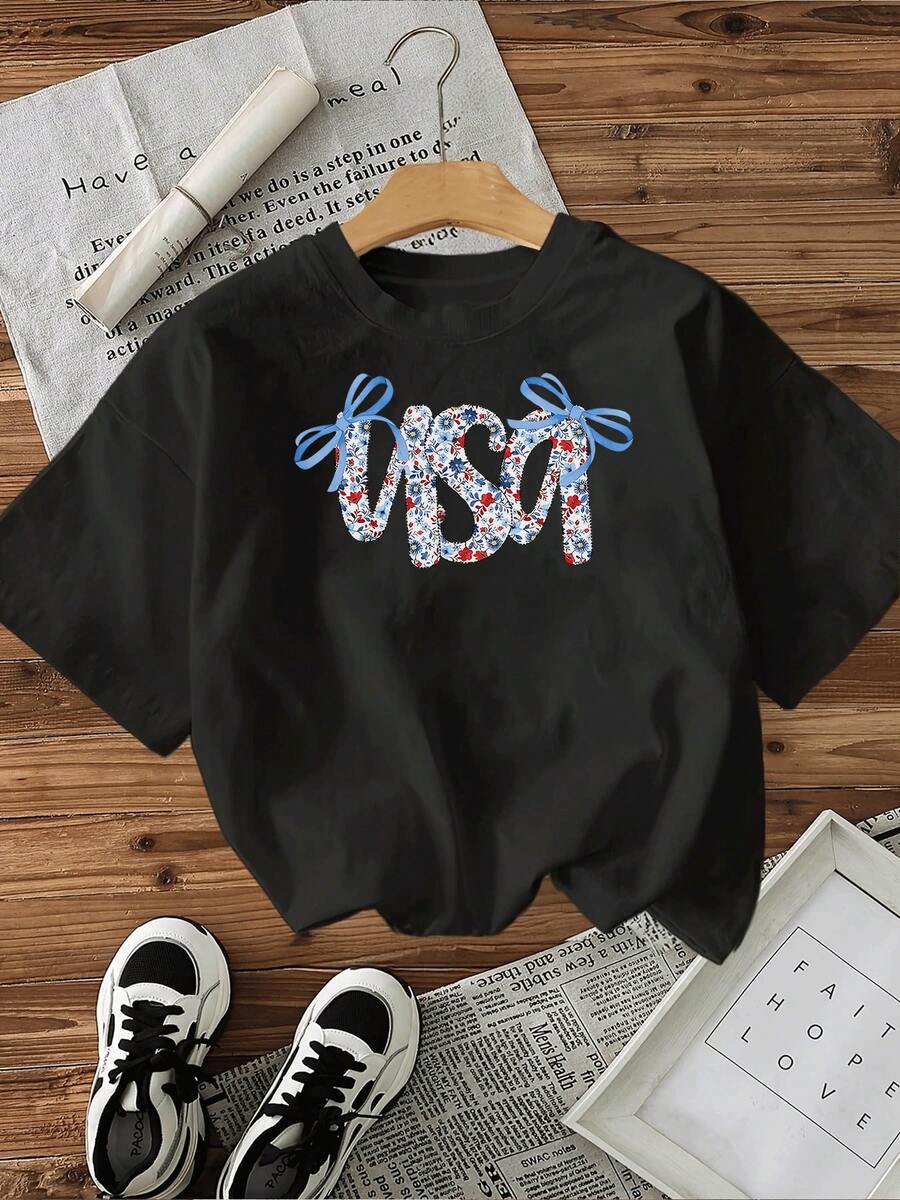 Camiseta Casual de Mujer con Estampado Floral Romántico Diseño Moderno y Cómodo con Flores Azules y Rojas para un Estilo Único y Primaveral. - Negro - Ver 1