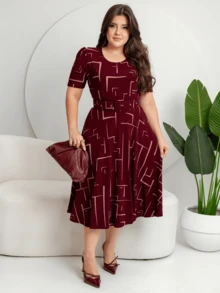 GODÊ MIDI DRESS WITH SHORT SLEEVE BELT AND GEOMETRIC PRINT - Burgundy - View 1