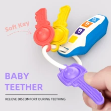 1 Stück Baby Beißring Auto Schlüssel Musikspielzeug, weiches Silikon, Simulation Auto Schlüssel Spielzeug mit Musik/LED Licht, mehrere Geräusche, Frühkindliche Bildung Sensorisches Spielzeug, Baby Essentials, Baby Spielzeug für Mädchen Jungen Weihnachts-/Halloween-Geschenke (Batterie inklusive) (Zufällige Knopffarbe)