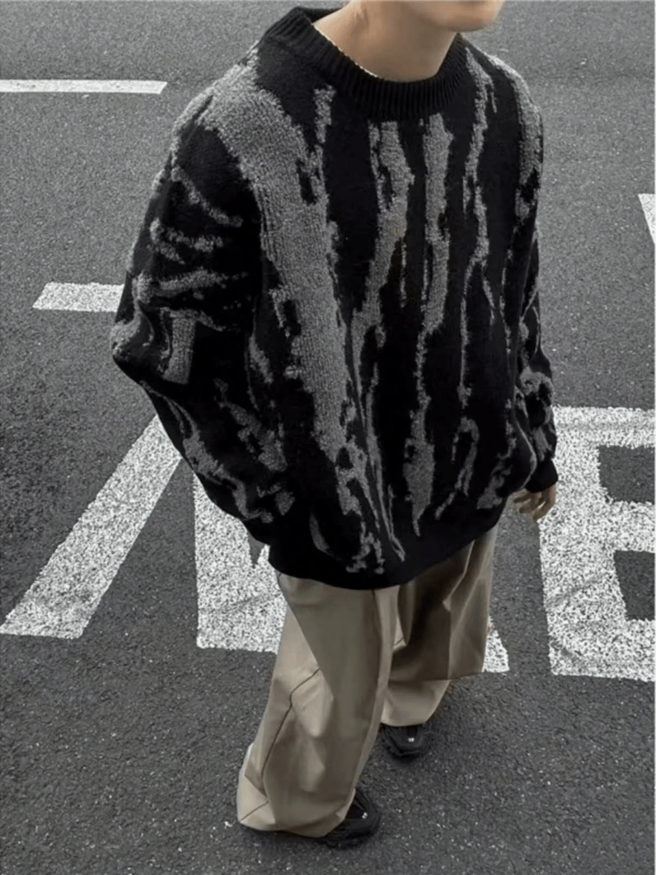 BAI YUE Streetwear Essentials: A Versatile, On- Collection Niche Design Color-Blocked Pullover Knit Sweater For Men, For Fall Winter, Grunge Style