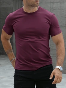 Playera básica para hombre de diseño minimalista y corte clásico tela RIB  slim FIT | playera básica hombre  camiseta minimalista hombre  ropa casual hombre  playera corte clásico  playera ligera cómoda  playera casual diaria  camiseta moderna hombre  playera estilo urbano  playera versátil hombre  outfit casual básico hombre - Rojo violeta - Ver 2