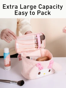 Sanrio 3D Plush Cosmetic Bag, Adorable Characters Design, Hello Kitty, My Melody, Kuromi & Cinnamoroll Designs, Extra Large Capacity & Wide Opening for Easy Packing, Soft Premium Quality Fabric with Double Zipper Closure, Perfect for Travel, Daily Use & As a G for 反對音