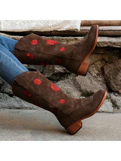 Damskie buty zamszowe z haftem na grubym obcasie, w uniwersalnym stylu western, sięgające do kolan, z haftowanym wycięciem w kształcie litery V, retro, kowbojskie buty do połowy łydki ze szpiczastym noskiem, modne dla kobiet