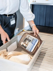 透明旅行化妆包 洗漱包 手持化妆包 便携轻便 大容量 多功能 带手柄透明化妆包 透明洗漱包 双层PVC透明化妆包（男女适用）