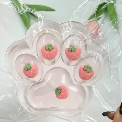 1 件巨型 Taba 草莓猫爪，TPR 材质，Fufu 柔软感官减压坐立不安玩具，适用于办公桌 | 办公室 | 休闲 | 万圣节 | 圣诞节 | 新年 | 生日 | 派对礼物 | 猫玩具 | 嘉年华奖品