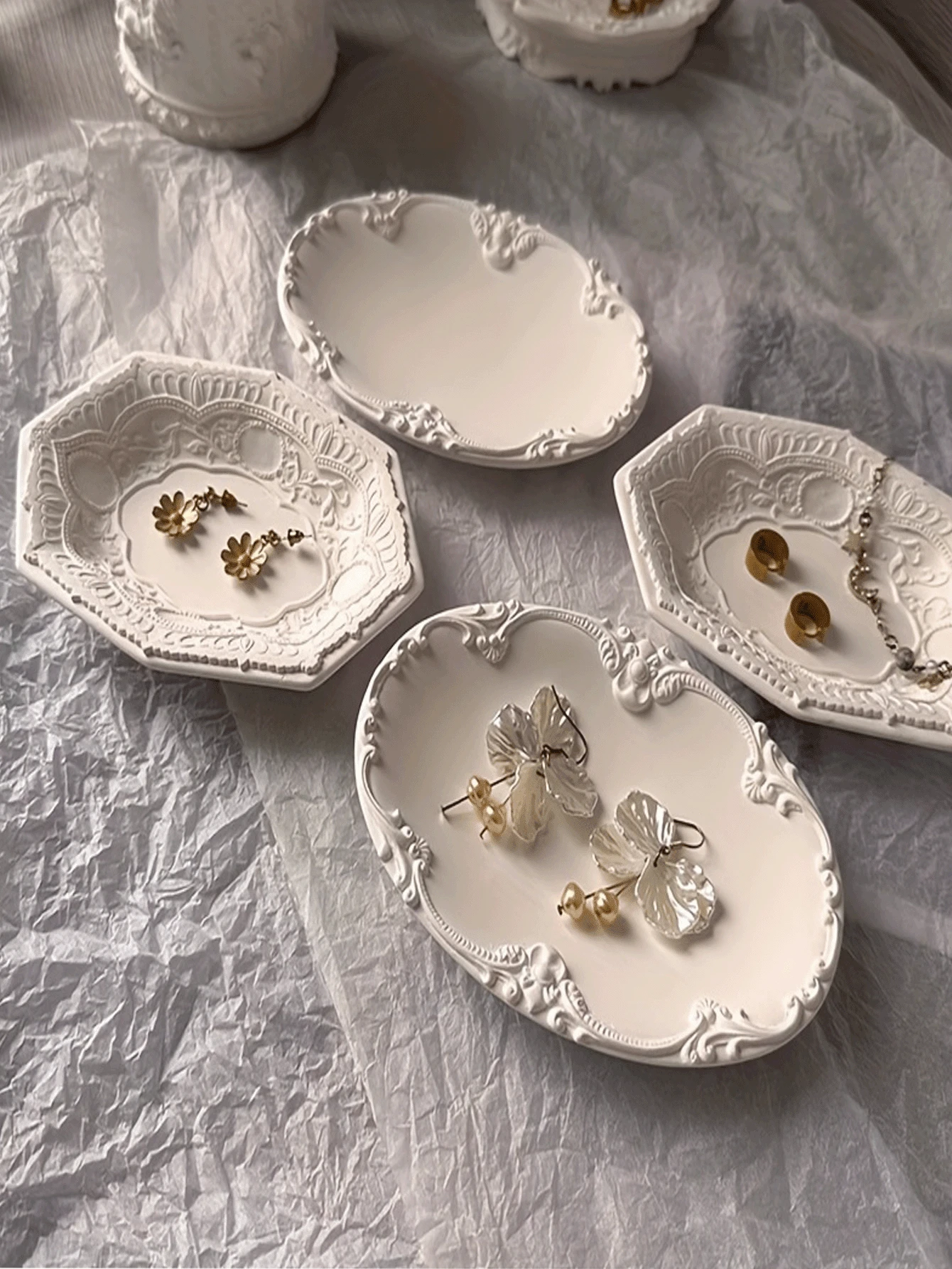 Luxury Display Tray, Jewelry Display Tray, Ring Holder, Elegant Resin Decorative Tray, European Embossed Design, Suitable For Vanity, Makeup Table, Wedding Decor, Photography Props, Women's Gift, Christmas, Birthday - Multicolor - View 1