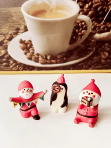 Decoração de Natal Presente Bonito Ornamento de Mesa Gato Papai Noel, Presente de Ano Novo, Decoração de Natal Gato Escalando Árvore de Natal Cena Miniatura Criativa Combinando Ornamento, Ornamento de Móveis de Natal de Alta Qualidade, Presente de Natal Fofo para Amigos, Pequeno Presente, Ornamento de Mesa Gato Papai Noel Fofo, Decoração Pinguim Papai Noel Cena Miniatura Criativa Combinando Ornamento, Ornamento de Gabinete de Exibição, Presente para Aniversário, Formatura Decoração de Casa Natal Decorações de Quarto