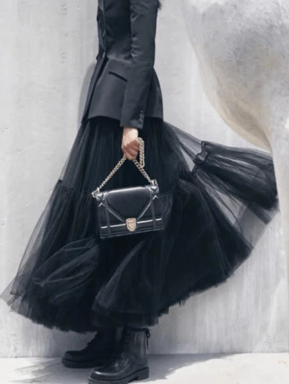 1件女士黑白红双层网纱半身裙，高腰层叠褶皱蛋糕裙，拼接设计，适合春夏穿着，圣诞节装饰情人节配饰