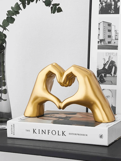 1pc Golden Palm Heart Shaped Hand Sculpture, Heart Finger Statue, Wedding Decor, Bookshelf, Coffee Table, Office, Bedroom, TV Stand, Home Decor