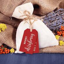 50 قطعة من علامات هدايا عيد الميلاد مع خيط، تمنيات بعيد ميلاد سعيد على علامات حمراء، بطول 2 * 3.5 بوصة قابلة للكتابة، ملصقات شنق شتوية، لوازم ديكور حفلة عيد الميلاد لتغليف الهدايا، DIY، المنزل، هدايا سانتا السري، هدايا عيد الميلاد