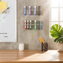 1 Stück klarer Acryl Whiteboard Marker Halter, wandmontiert, Büro Stationery Organizer Mehrschichtiges Marker Präsentationsregal, Tisch-/Wandmontage, Kunstateliers/Klassenzimmer Aufbewahrung INS-Stil Acryl Stifthalter, transparent sichtbar, farbiger Stiftorganizer kreative wandmontierte Stiftaufbewahrung, Acrylmaterial, Büro- und Studienbereich Organizer Multifunktionales Whiteboard Marker Regal, transparent Anti-Verlust, Tisch- und Wandaufbewahrung