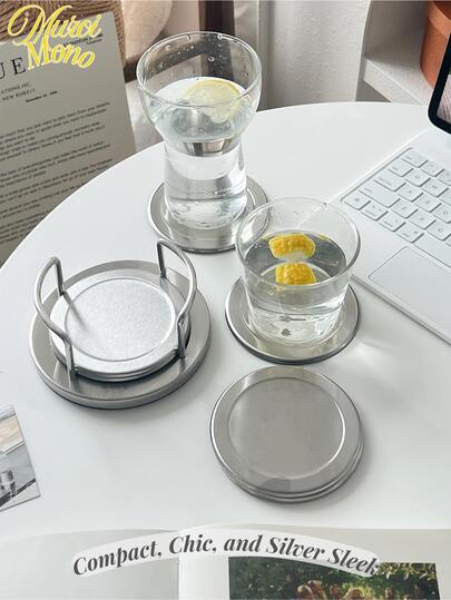 <Kompakt, elegant och silverfärgad>, 1 set/7 st vintage-underlägg i rostfritt stål, inkluderar hållare för underlägg och 6 underlägg