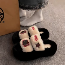 Sanrio 1 paire de pantoufles d'intérieur Hello Kitty, pantoufles en coton, pantoufles d'intérieur décontractées multicolores, design 3D créatif, pantoufles Hello Kitty mignonnes