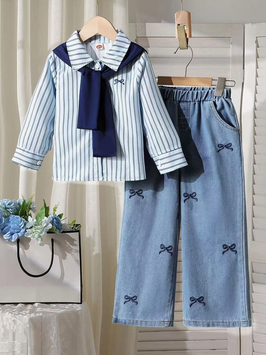 女生韩版时尚穿搭：时尚条纹衬衫+可爱蝴蝶结刺绣牛仔裤+活力披肩