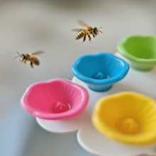 5/10 piezas Estación de abastecimiento de agua de resina con diseño floral - Comedero decorativo para colibríes y abejas para jardín, patio y alféizar de ventana - Motivos pintados a mano de mariposa y flor - Accesorio exterior para apoyo a polinizadores y decoración de verano! - Multicolor - Ver 11