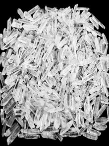 QYDCX 25/50/100g Pontas de Cristal de Quartzo Transparente a Granel, Pedras de Cristal de Cura, Forma Assimétrica, Pontas de Quartzo Bruto para Fabricação de Joias, Polimento, Cabochão, Equilíbrio de Energia Reiki