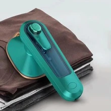 Mini plancha de vapor portátil de color verde oscuro, elimina las arrugas de forma eficaz. Tamaño compacto, ideal para viajar y para uso doméstico. (Apta para una gran variedad de tejidos, como lino, poliéster, nailon, lana, franela, seda, etc.) - Tipo de Enchufe A USA (110-127V) - Ver 2