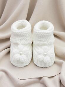 1 Pair Handmade Infant Knit Booties With Flower, White Infant Crib Shoes