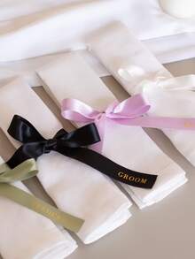 1/5/10 buc Panglică de satin personalizată cu text - 2,5 cm x 65 cm, Imprimeu personalizat cu nume, Finisaj satinat - Excelentă pentru aranjamente de masă din sticlă pentru nunți, Cadouri pentru petreceri de mireasă, Etichete pentru petreceri de burlăcițe - Potrivită pentru mirese, miri, planificatori de nunți, organizatori de petreceri - Etichete cu nume, Panglică pentru împachetat cadouri, Decor pentru agățat mireasă, Accesoriu de nuntă, Etichete cu nume, Etichete pentru invitați la nuntă, Panglici pentru agățat mireasă, Dragoste pentru totdeauna - Normal - Vizualizare 8