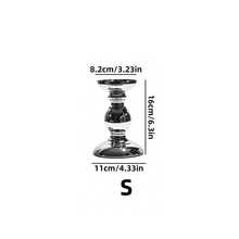 1 件复古铁艺烛台装饰，银色