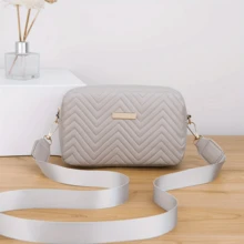 Fashionable Minimalist Girl's Comfortable Coin Purse Crossbody Bag, Detachable Strap, Comfortable Texture, Exquisite Hardware Decor, Classic Design, Versatile Niche - Grey - View 4