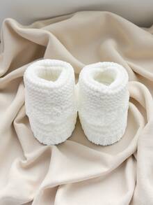 1 Pair Handmade Infant Knit Booties With Flower, White Infant Crib Shoes
