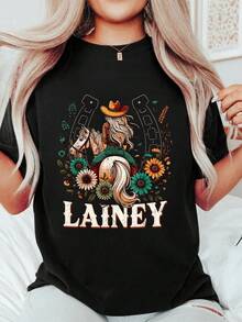 Women's Casual T-Shirt With "LAINEY" Cowgirl And Horse Graphic, Comfortable And Soft Short-Sleeved T-Shirt, 100% Cotton, 220 G, Ideal For Spring And Summer, Unisex.