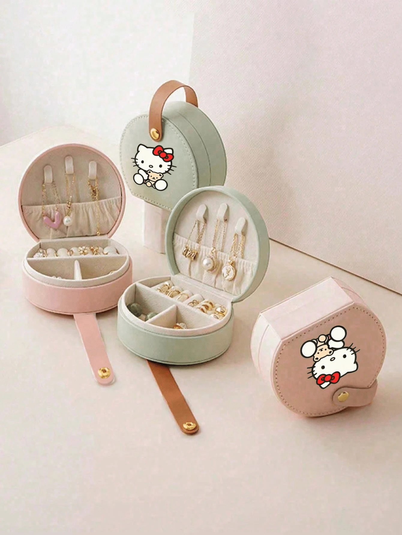 Sanrio 1pc Portable Jewelry Case Small Jewelry Boxes For Women Simple Home Jewelry Organizer Travel Organizer Fine Mini Storage Box For Earrings Travel Jewelry Zipper Case For Earrings Rings Necklaces Bracelets Portable Mak