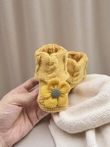 1 Pair Knit Infant Booties With Sunflower Design, Yellow Knit Crib Shoes