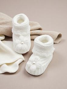 1 Pair Handmade Infant Knit Booties With Flower, White Infant Crib Shoes