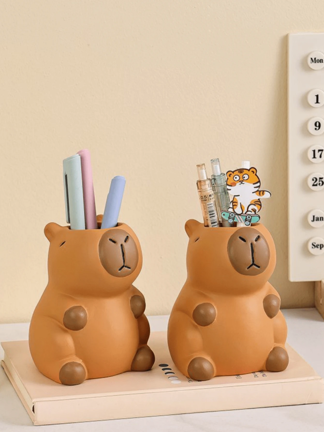 1pc Capybara Pen Holder Cute Cartoon Capybara Office Desktop Ornament Personalized Creative Fun Makeup Pen Storage Holder Multifunctional Stationery Storage Pencil Ballpoint Pen, Student Stationery Room Decor Home Decor Decor Ornaments Home Miniature Things