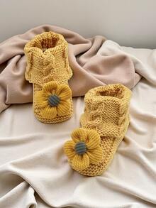 1 Pair Knit Infant Booties With Sunflower Design, Yellow Knit Crib Shoes