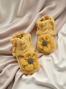 1 Pair Knit Infant Booties With Sunflower Design, Yellow Knit Crib Shoes