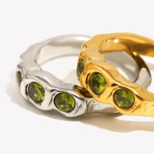 VKHK 1 chiếc nhẫn đơn bằng thép không gỉ mạ vàng 18K đính đá Zirconia trang trí, thích hợp làm trang phục hàng ngày và trang phục cưới cho phụ nữ, làm quà tặng - chiếc nhẫn kim cương - Xem 2