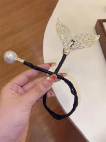 1件装女士水钻和仿珍珠装饰鱼尾发髻器，优雅时尚的发髻造型配件，适合日常可爱发型，发饰，美发工具，卷发配件，秋季，旅行，美发工具，女士配饰，美发用品，秋季，头发，发饰，旅行，发饰，女士配饰，女士发饰，美发工具，美发用品，用品，美容配件，礼物，旅行，女士礼物，美发用品，圣诞礼物，圣诞礼物，圣诞礼物，圣诞礼物，女士礼物，礼物，圣诞礼物，成人圣诞礼物，成人圣诞礼物，美发用品，女士配饰，圣诞礼物，成人发饰，成人发饰配饰、女士礼品创意、美妆圣诞礼物、女士圣诞礼物、头部配饰、派对 - 彩色 - 查看 7