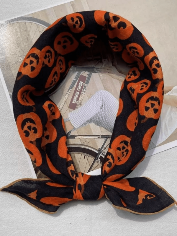 1 PIEZA Pañuelo retro casual para mujer - Suave y cómodo, estilo Halloween, farol de calabaza, pañuelo retro para mujer - Adecuado para disfraces de Halloween, juegos de roles y actuaciones en el escenario, a prueba de viento diario, resistente a los rayos UV, a prueba de polvo, disfraces de fiesta de Halloween