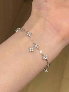 1 chiếc vòng tay thép không gỉ hình cỏ bốn lá thời trang tinh tế dành cho nữ, thích hợp đeo hàng ngày, dự tiệc, tụ họp, làm quà tặng Ngày của Mẹ - Vòng tay kim cương tròn hình cỏ bốn lá - Xem 3