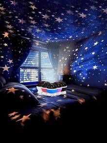 Proiettore rotante a 360° a forma di stelle e luna, proiettore LED blu/rosa rotante, luce da ballo romantica - illumina romanticamente camere da letto, piste da ballo, palchi, feste. Aggiungi scintillio a vacanze, feste, avventure di campeggio estive e feste