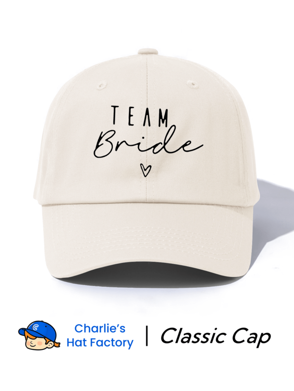 1 Gorra de béisbol unisex clásica - Letras de guión minimalistas "EQUIPO Novias" - Disponible en colores neutros de boda (blanco, beige) y colores de escuadrón (rosa, negro) - Gorra ajustable de "textura suave" transpirable para despedida de soltera y regalo de dama de honor