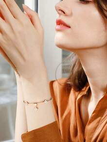 1 chiếc vòng tay thép không gỉ hình cỏ bốn lá thời trang tinh tế dành cho nữ, thích hợp đeo hàng ngày, dự tiệc, tụ họp, làm quà tặng Ngày của Mẹ - Vòng tay kim cương tròn hình cỏ bốn lá - Xem 5