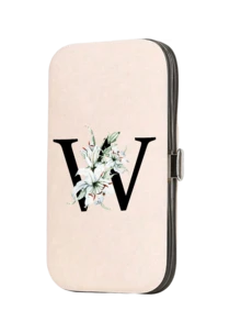 7件套粉色旅行美甲套装，印有百合花和A-Z字母图案。这款宽敞的美甲收纳盒包含不锈钢工具、一把超锋利防溅指甲钳，设计经典。非常适合随身携带美甲护理必需品，例如旅行、户外活动、寄宿学校、居家使用，也可作为圣诞礼物。 - 彩色 - 查看 23