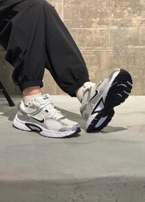 耐克男士V5 RNR复古跑步休闲运动鞋，HJ5228-104 - 白色 - 查看 9