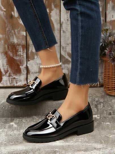Women's Loafers With Chain Decor, Slip-On Flat Shoes, British Style Women's 2025 Autumn New Arrival College Style Fashion Elegant Comfortable Casual Loafers, Suitable For Skirts And Campus Wear