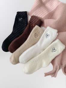 "2 Pairs Heart-Shaped Fuzzy Women's Crew Socks - Soft & Cozy In Black, Brown & White Perfect For Autumn & Winter - Random Colors"