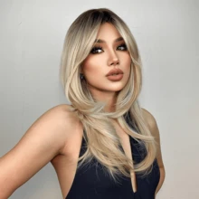 Elegancka peruka ombre blond do ciemnych odrostów z grzywką dla kobiet, 18 cali – syntetyczne włosy odporne na ciepło, naturalny, warstwowy styl, idealna na co dzień i do cosplayu, odpowiednia do noszenia na co dzień, na urodziny, występy, włókno odporne na ciepło, cosplay, Halloween, kostiumy świąteczne, imprezy, festiwale muzyczne, wesela, bale maturalne, wybór letnich fryzur damskich - Złoto - Zobacz 5