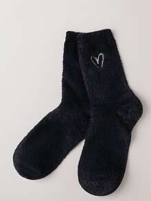 "2 Pairs Heart-Shaped Fuzzy Women's Crew Socks - Soft & Cozy In Black, Brown & White Perfect For Autumn & Winter - Random Colors"