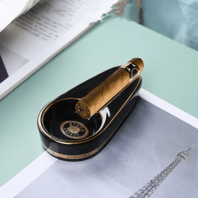 1pc Elegant Ceramic Ashtray, Creative Ceramic Ashtray, Home Decor Ashtray, Suitable For Home, Hotel, Bar, Office, Thoughtful Gift For Men And Women, Household Accessory, Christmas Gift