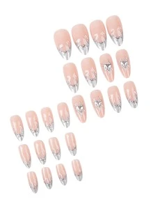 Sanrio Verbessern Sie Ihr Aussehen mit einem 24er-Set mittelgroßer mandelförmiger Kunstnägel - mit modernem, lässigem, minimalistischem, elegantem und süßem hellrosa Design, sowie einem einzigartigen dunkel-punkigen Stil, 3D-metallisch aussehenden silbernen Dorn- und Herzprägungen und coolen silbernen flüssig-artigen Dornmustern im französischen Stil.