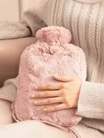 1pc Water-Fillable Hot Water Bottle With Faux Rabbit Fur Cover, Girls' Heating Pad For Abdominal Warmth, Small Portable Hand Warmer, Washable Hot Water Bag, Thickened Fluffy Winter PVC Warm Water Bottle For Women's Menstrual Abdominal Relief (Lines And Colors May Vary Slightly Due To Different Batches. We Apologize For Any Inconvenience.)